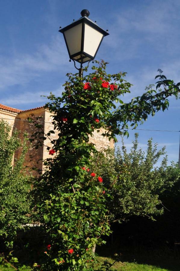 Villa El Jardin De Manuela Santibanez del Val Exterior foto